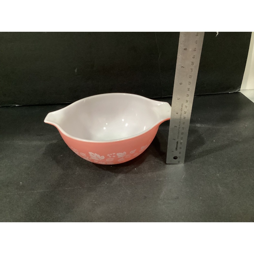 Vintage Pyrex Pink Gooseberry #442 1.5 Qt. Cinderella Mixing Bowl 1957-1966